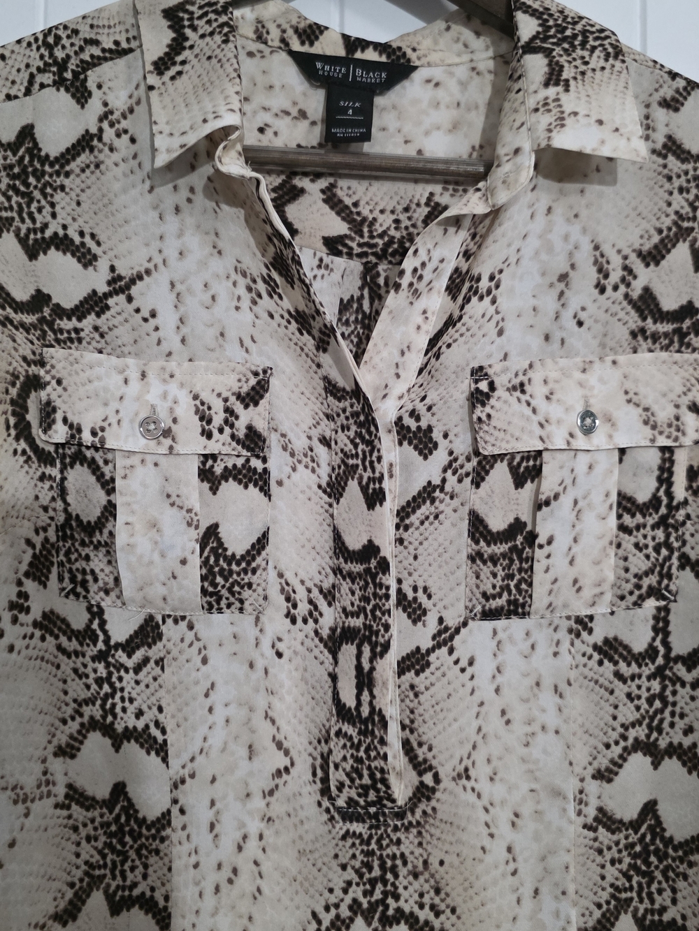 White House Black Market 100% Silk Snakeskin Print Blouse Size 4 - Picture 6 of 11